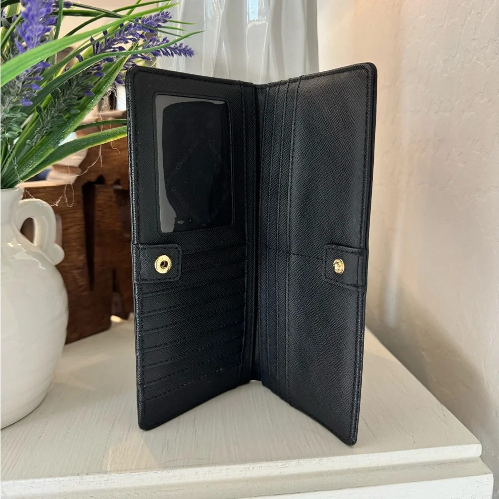 Bifold travel wallet - Picture 1 of 3